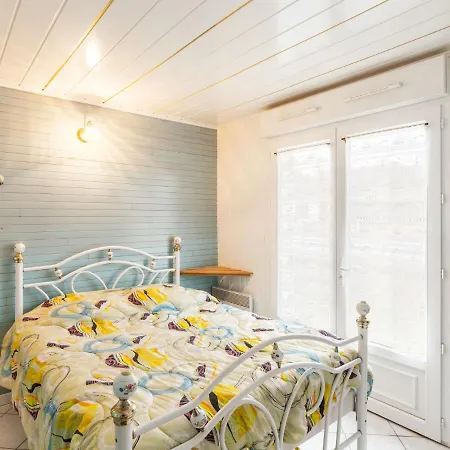 Charming Holiday In With Private Terrace Feriehus